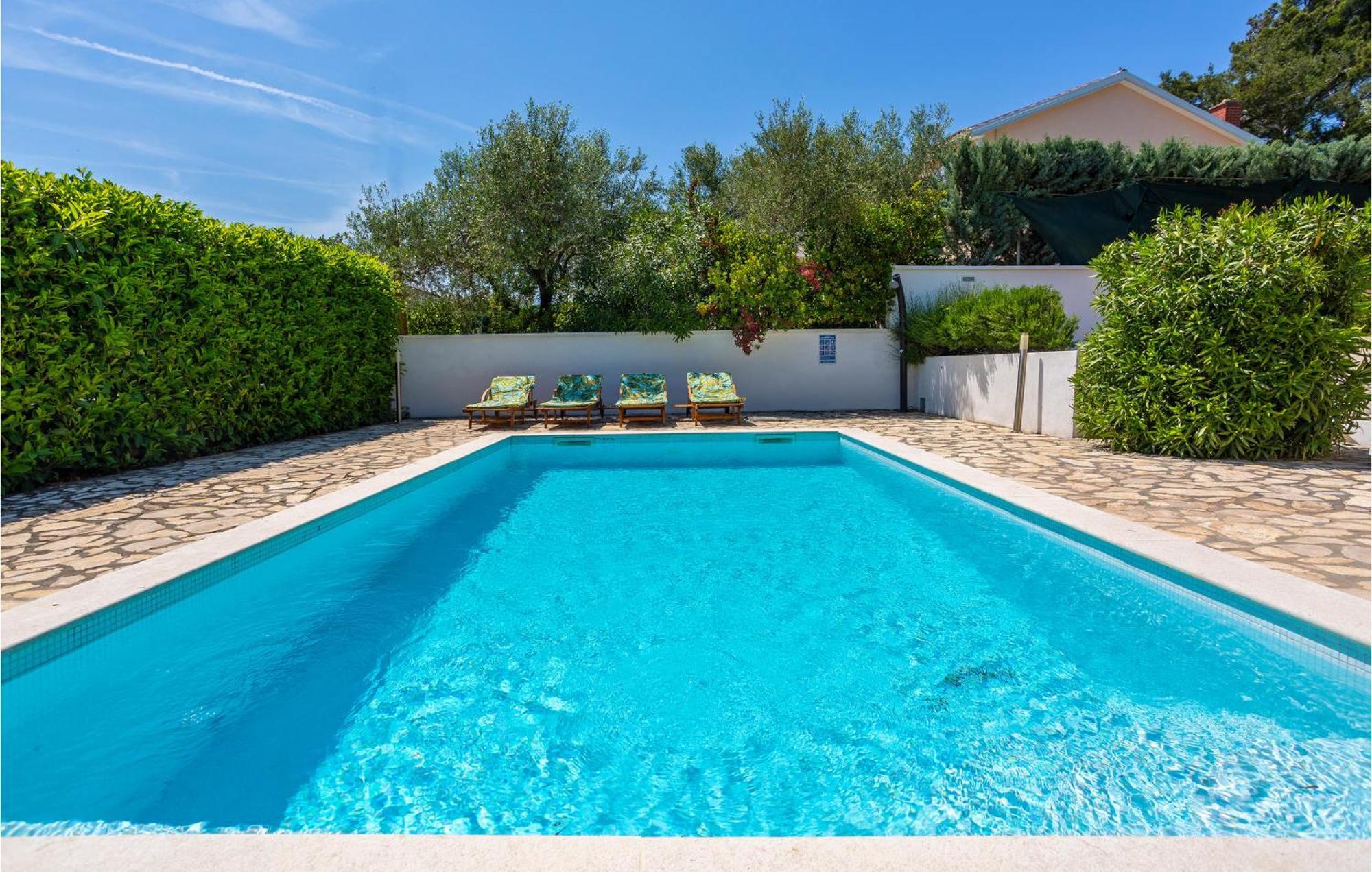 Awesome Home In Vrh With 5 Bedrooms, Wifi And Outdoor Swimming Pool Exterior foto
